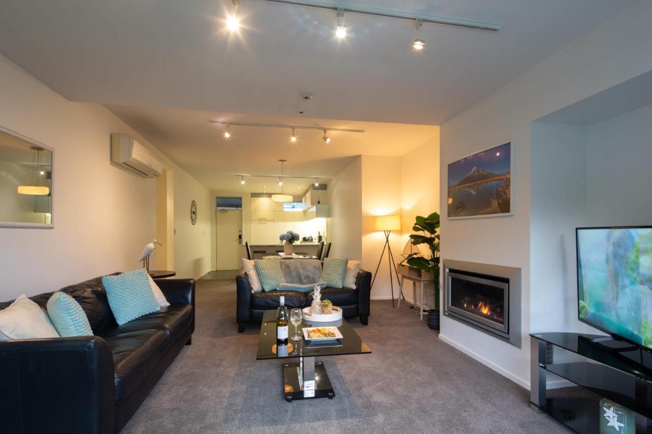 Bowen18 Lake Views Gas Fire Bbq Queenstown Bagian luar foto